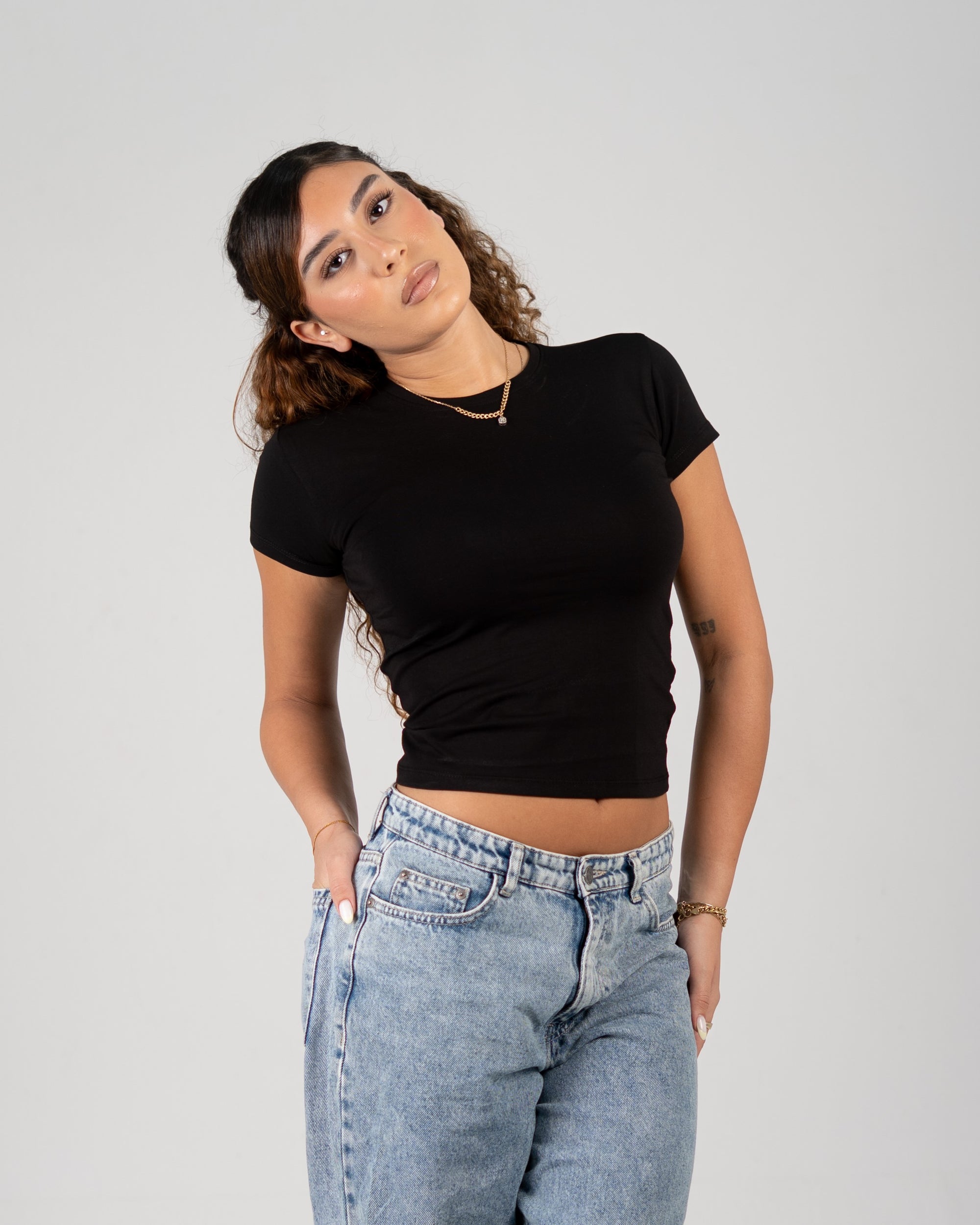 SHORT SLEEVES BLACK
